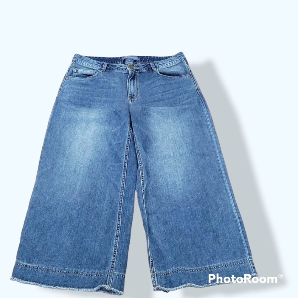 Womens wide-leg crop jeans